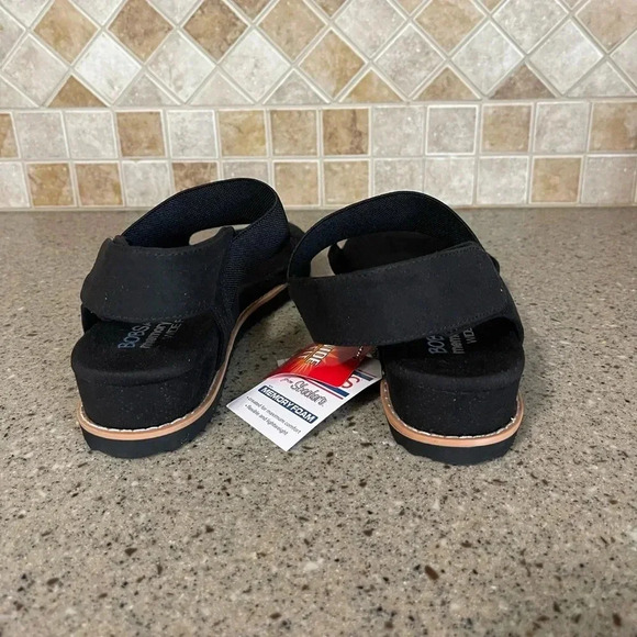 Bobs from Sketchers Women’s Black/Black Desert Kiss Sandal in Size 10W - Picture 7 of 9